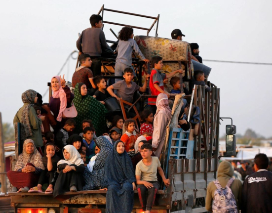 Over 100,000 Gazans flee Rafah as UN warns 'no aid in sight'